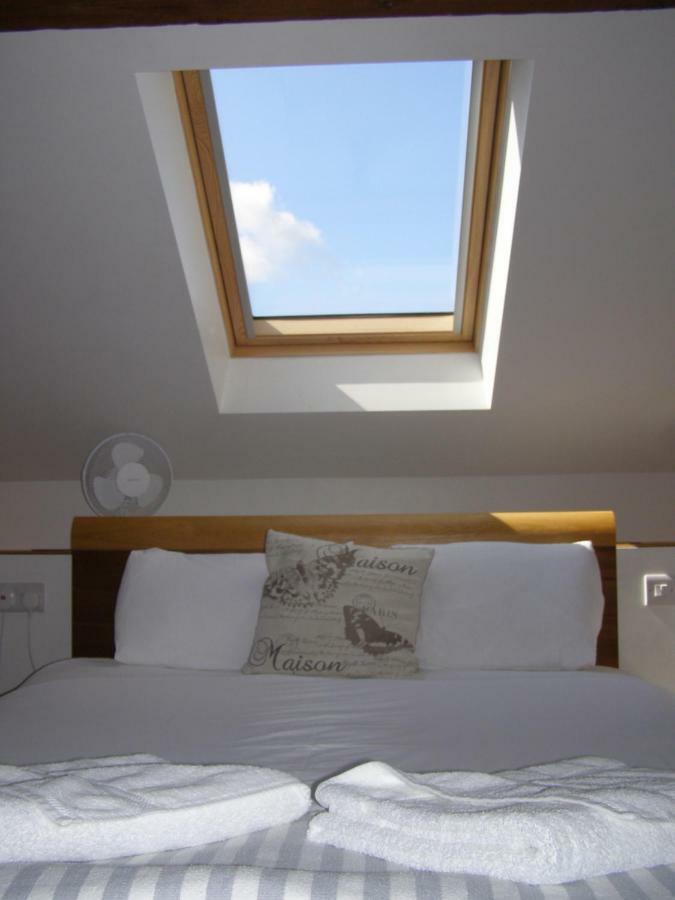 Bed and Breakfast Coddy'S Farm Holmfirth Exterior foto
